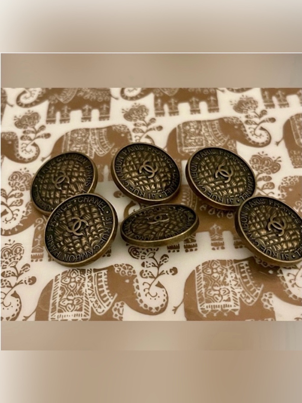 CHANEL Retro Buttons